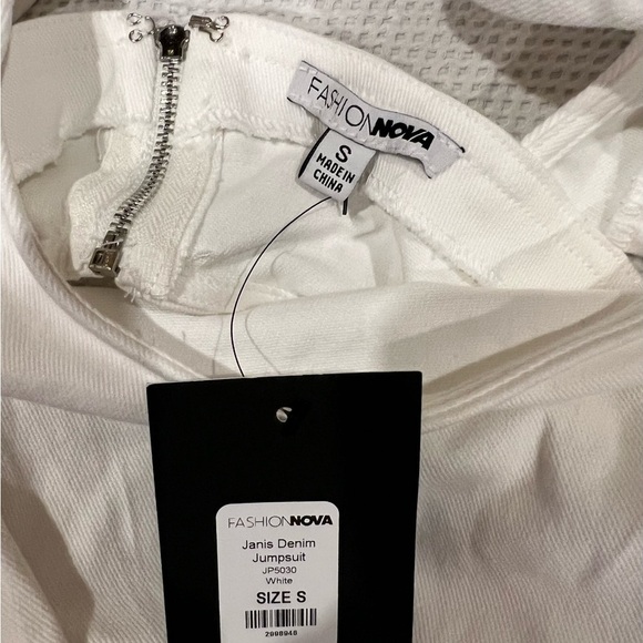 FASHION NOVA jumpsuit NWT! - Picture 3 of 4